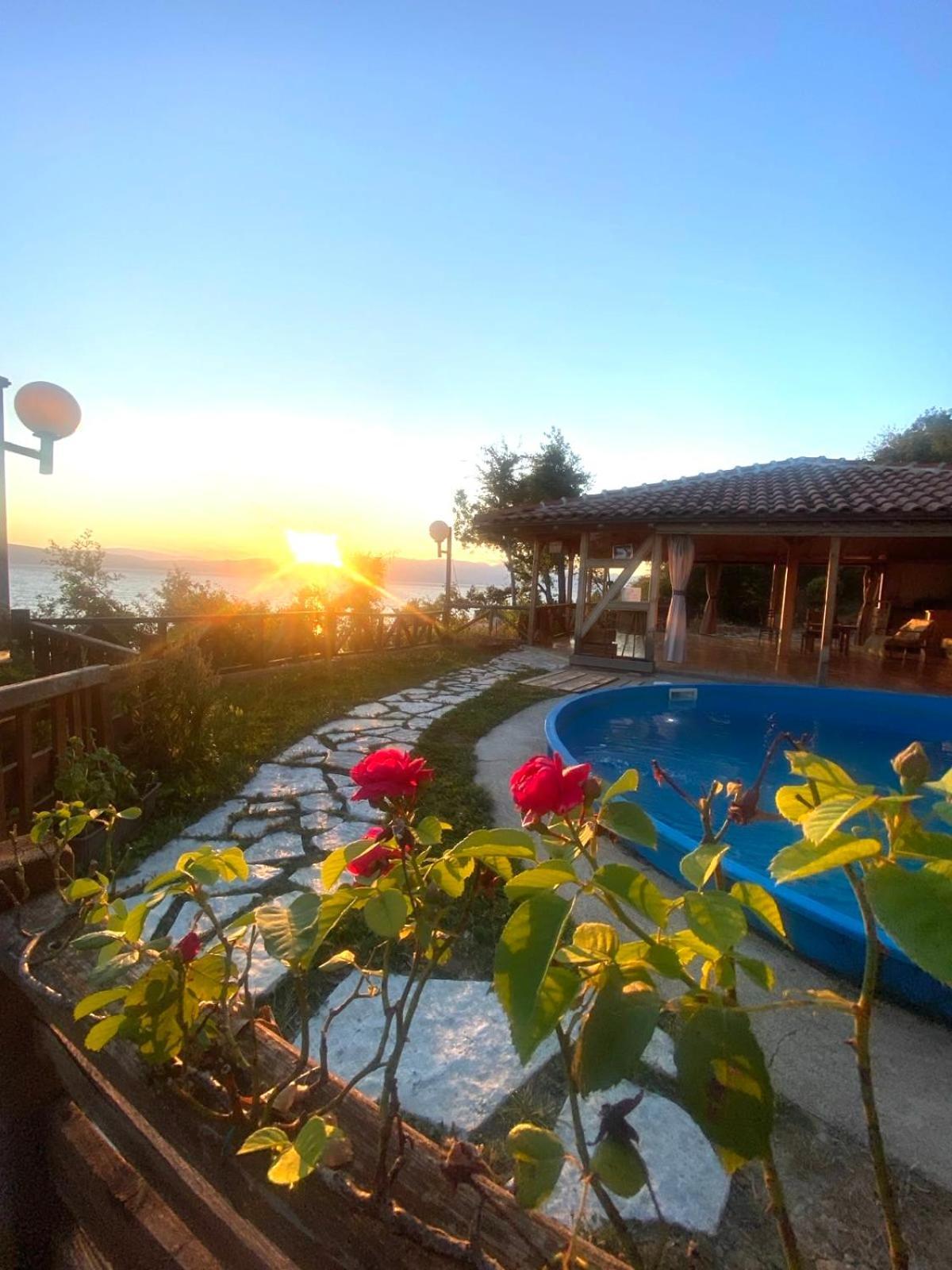 Robinson Sunset Guest House Lagadin Eksteriør billede