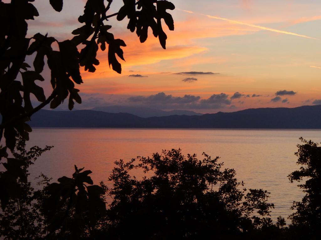 Robinson Sunset Guest House Lagadin Eksteriør billede